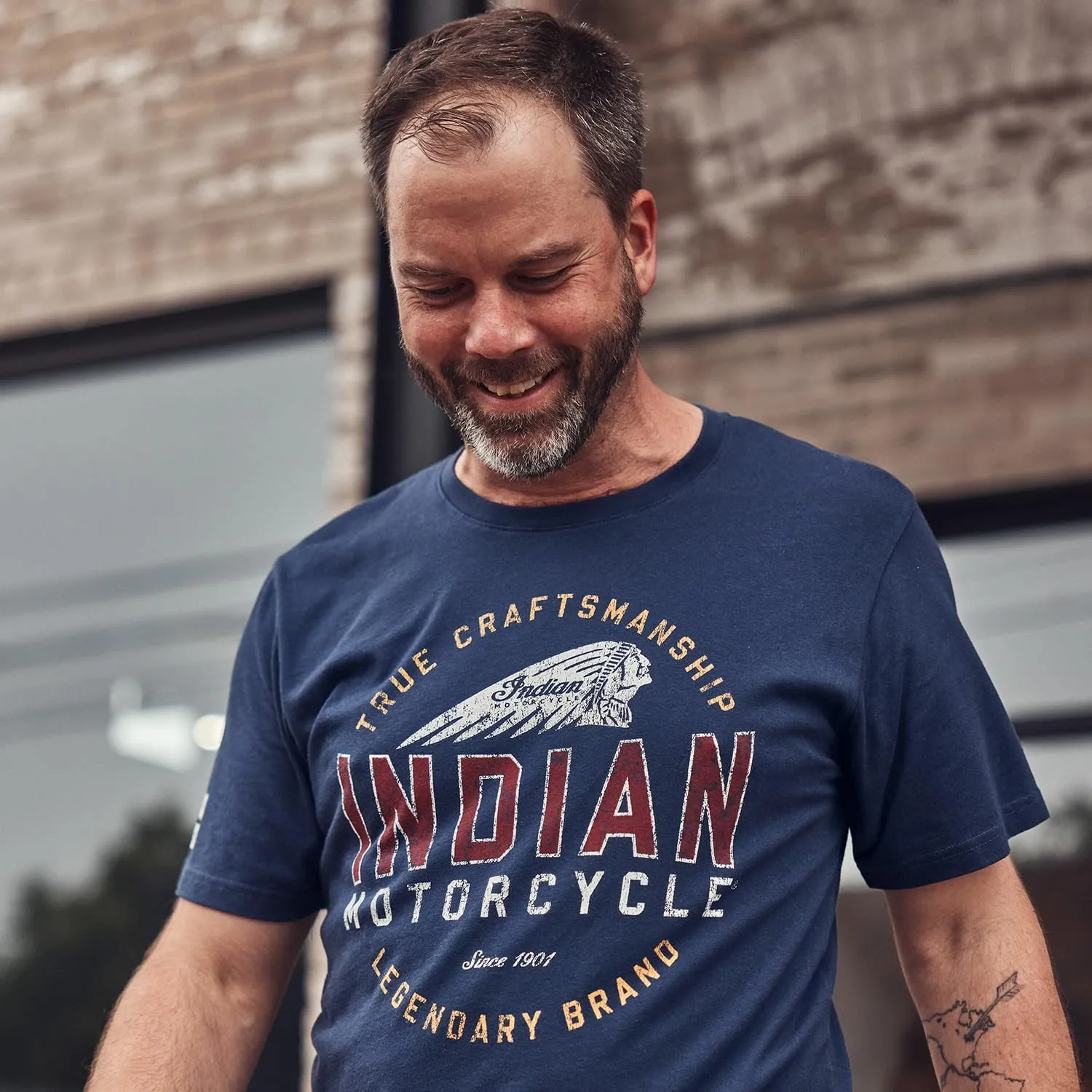 Indian Motorcycle Men's True Craftsmanship Headdress T-Shirt, Navy